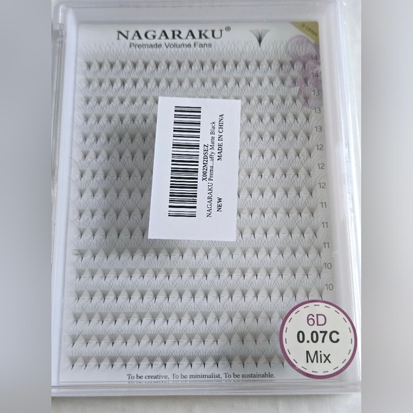 (2) NAGARAKU premade volume fan eyelash extensions. 6D (6 strands per fan) 0.07C - Picture 5 of 6